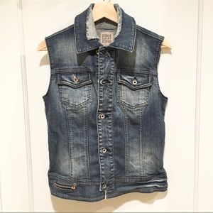 ⭐️ NWT LF Furst of a Kind Denim Vest L